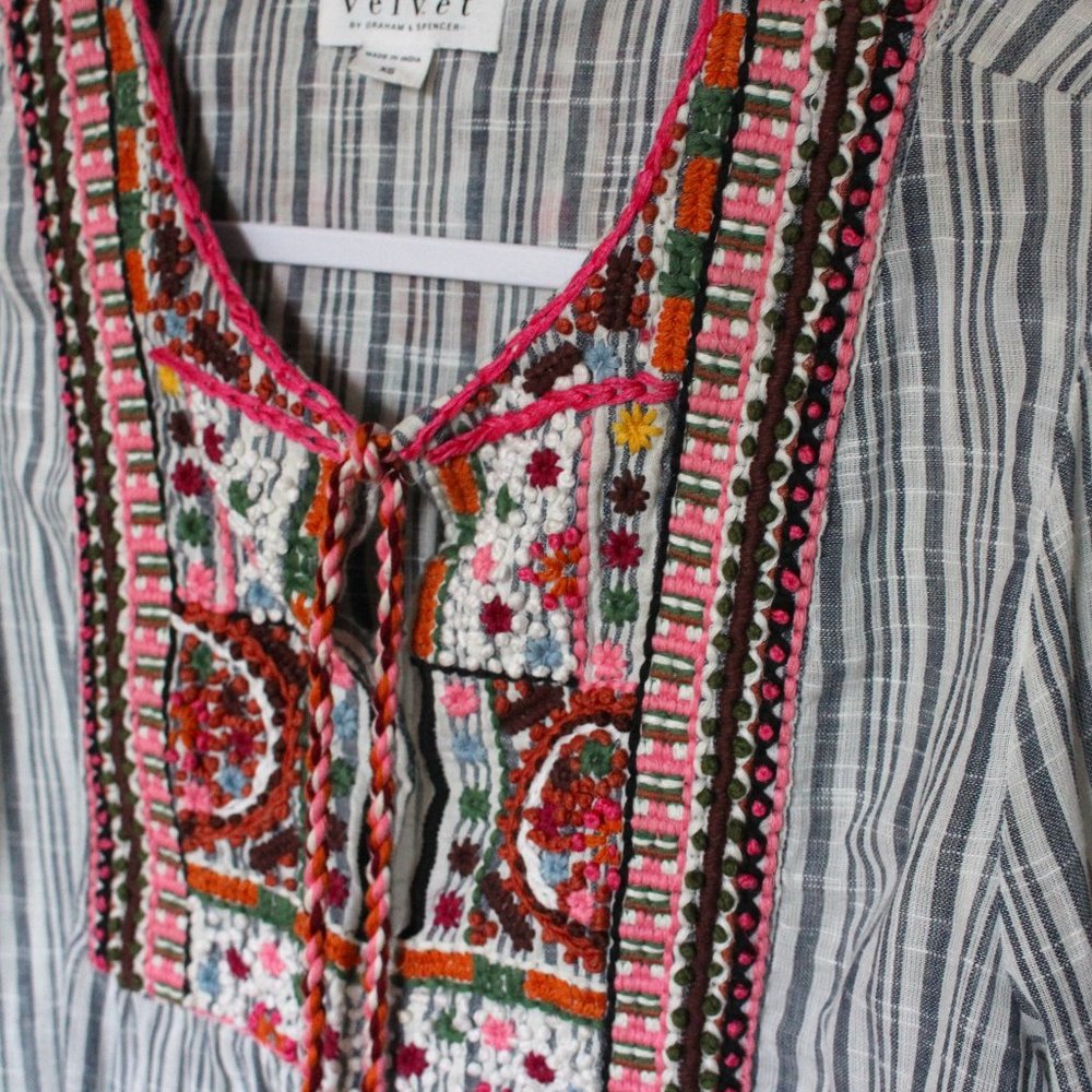 Velvet By Graham Spencer Embroidered Cotton top xs